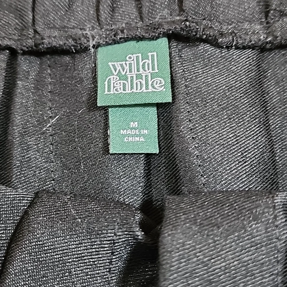 NWT Wild Fable Pleated Black Mini Skirt Sz. Med - Picture 3 of 8